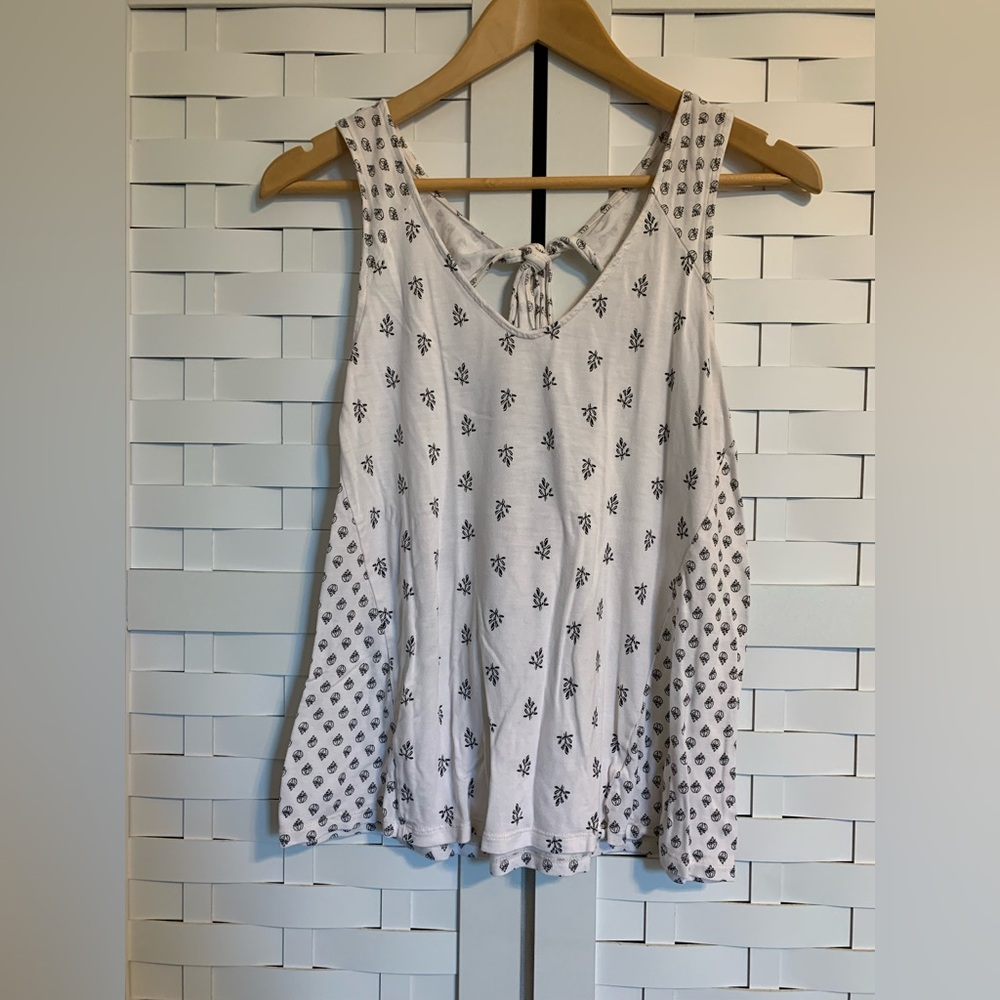 🪺 OLD NAVY TANK TOP 🪺